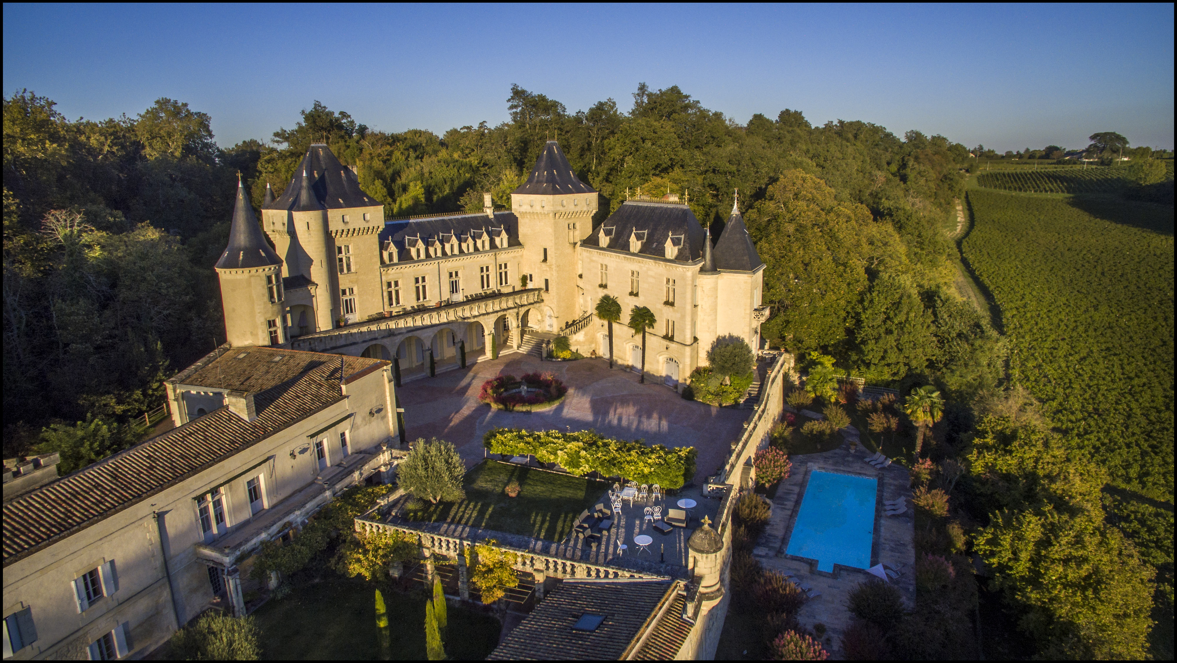 VUE D'UN CHATEAU 